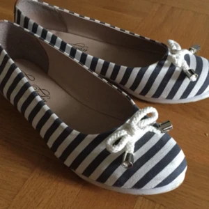 - Säljer tom tailor ballerinas, använt kanske 3-4 gånger. I bra skick!