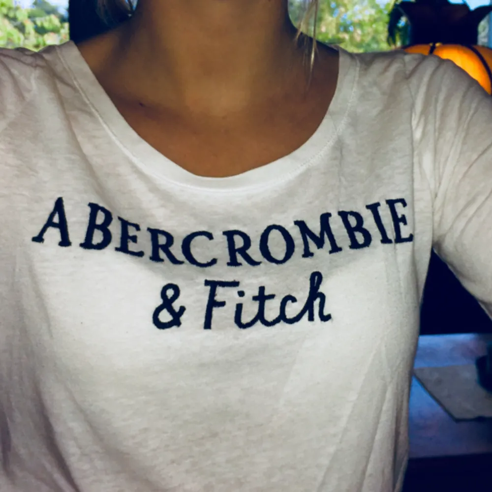 En longsleeve från abercrombie&fitch . T-shirts.