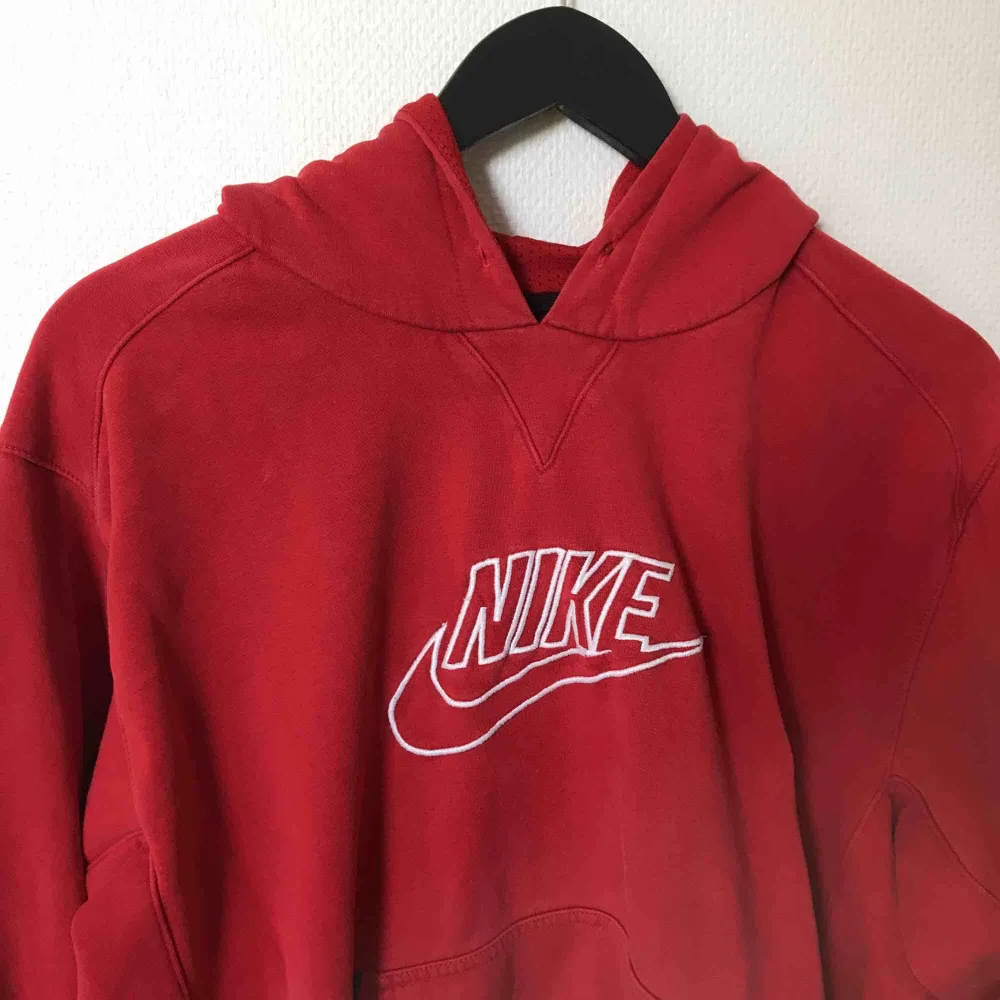 Skönaste hoodien från Nike, kan mötas upp annars står köparen för frakt Inga skambud! . Hoodies.