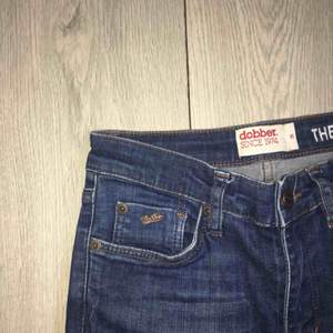 Bootcut jeans i jätte bra skick, nästan oanvända. Säljes på grund av att dom är för små. Storlek 26 / XS. Betalning via Swish!