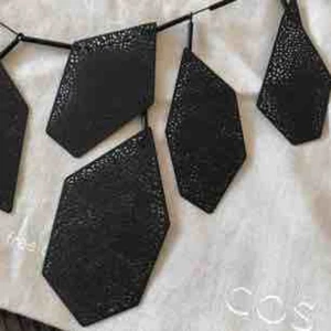  - New beautiful, abstract black COS necklace bought a while ago, still have a receipt. Original price 350 SEK, selling for 175 SEK.