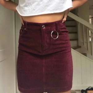  - Manchesterkjol i mycket bra skick! Fraktas, möts upp eller byts 