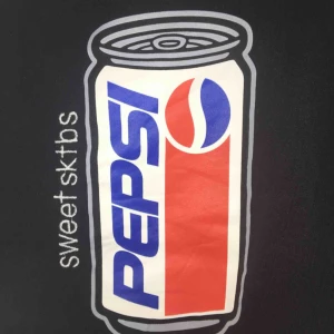  - Såå cool t-shirt från sweet sktbs. Säljer pga inte riktigt min stil<3