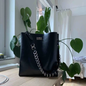  - Väska från Zara! Så fin och rymlig! 