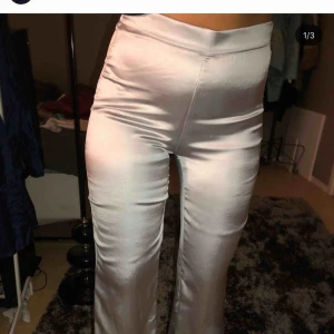  - sidenbyxor från zara! aldrig använda, strl S FRI FRAKT🍒