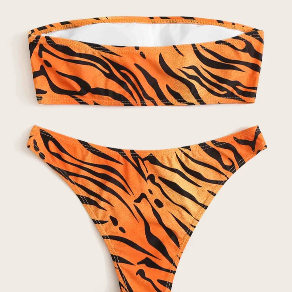 Bikini i tiger mönster, aldrig användt. Passar xs eller liten S. Frakt: 25kr. Övrigt.