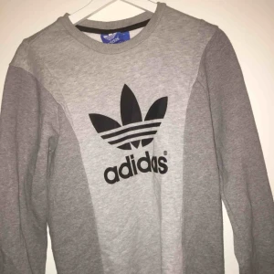  - Adidas sweatshirt, nyskick