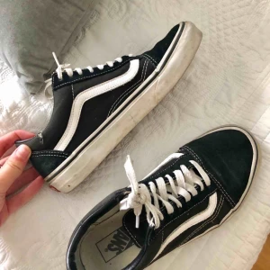  - Säljer nu mina omtyckta vans 😍 Använda flitigt men har mycket att erbjuda fortfarande!  Köparen står för eventuell frakt, pris går att diskutera vid snabb affär!! 