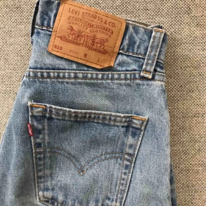  - Vintage Levi’s i modellen 510, som jag köpte på Plick men de passade tyvärr inte :( Frakt ingår i priset. Jag kan gärna mötas upp i Luleå också. Det står waist 28. Det är bara att skriva om du vill veta mått!