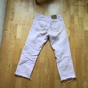 Rosa Levis 501 jeans i s/m  En fin vintage syn på dom, 