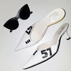  - Asballa skor med sportig men ändå classy look. Frakt kostar 36 kr 💓