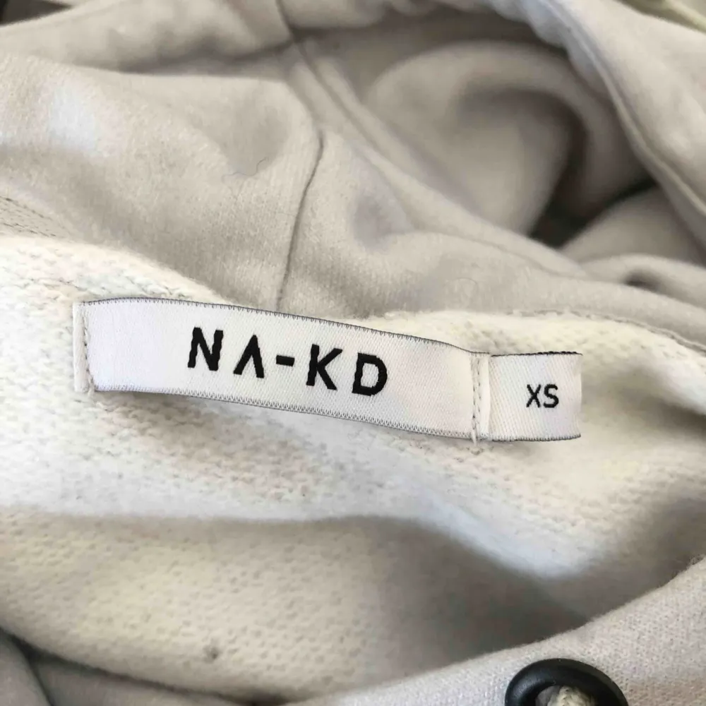 Oversized hoodie från NAKD.  Använd en gång men insåg att den var lite för oversized för min smak.  Nypris: 349kr, mitt pris: 100kr + frakt. Hoodies.