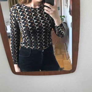  - Säljer en av mina favvotröjor 🌹 Velour m mesh imellan 🌹