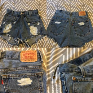  - Aldrig använt. Bara testat då jag råka dra sönder ena bandet på sidan. Jätte fina, äkta, högmidjade jeans shorts med smal midja från Levis. 