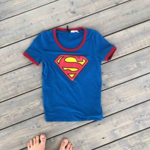  - Superman/superwoman tröja 