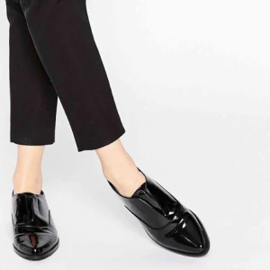  - Skiiitsnygga loafers som tyvärr ger mig skavsår från helvetet :(( annars perfekta vardagssnygga skor som lyfter alla outfits! 