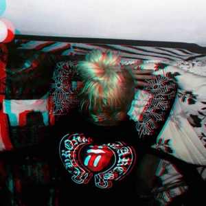  - Tunnare hoodie med motiv på!  Hämtas i Gävle eller fraktas, fraktkostnad tillkommer🌸