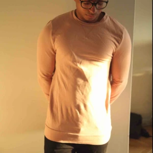  - Rosa longline tröja från Asos. Fint skick. Använt bara ett par gånger