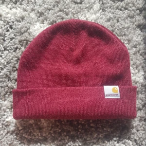  - Mössa från Carhartt. Aldrig använd.