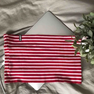  - Tube top i bomull, kan stretchas ut och passa större storlekar. Perfekt till sommaren🌞