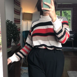 Randig polotröja - Superfin och skön tröja med lite polokrage! 