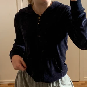 Mörkblå kofta - Såld:)