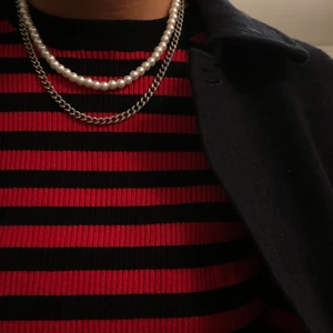 Halsband - Pärlhalsband och ett kedjehalsband. Pärlhalsband: 99kr och kedjehalsband 119kr (inkl frakt) 💕 kedjan är av rostfritt stål 