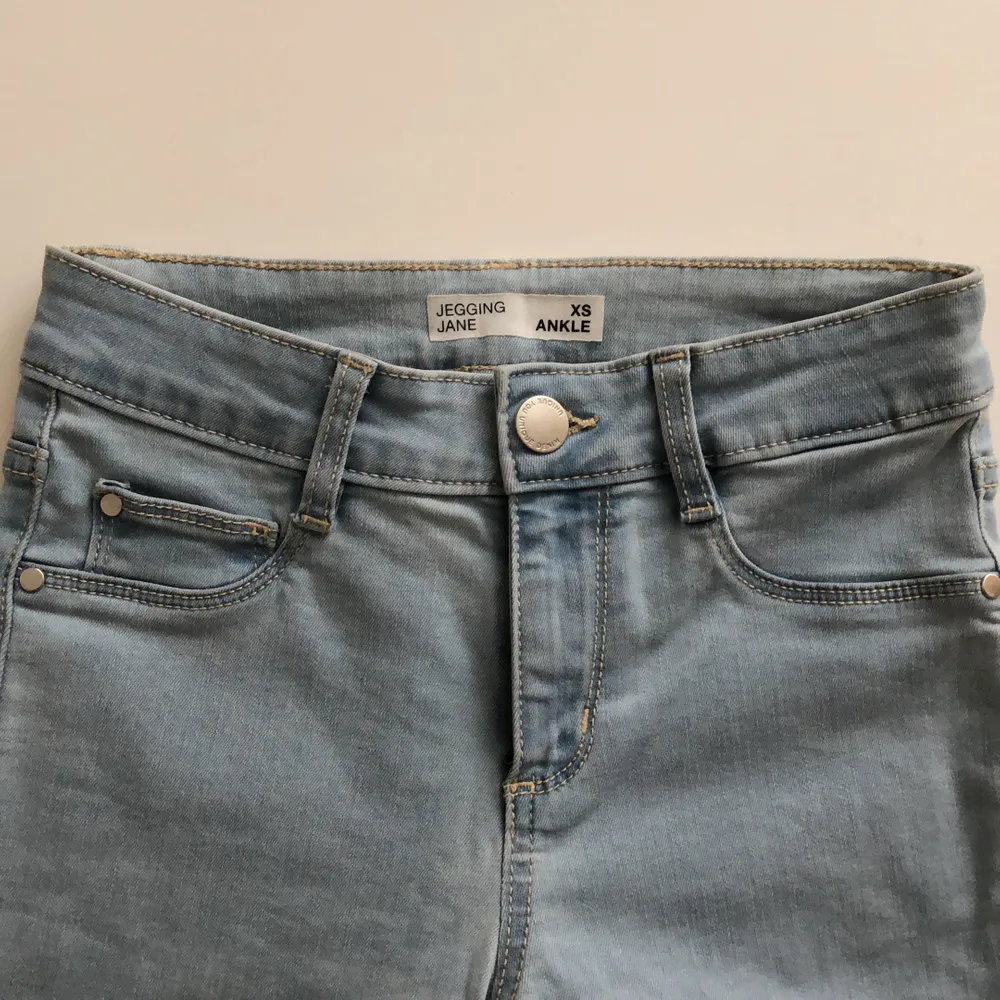 Säljer mina jeggings från Cubus. Använd 2 gånger och är så gott som nya. Perfekta jeans för oss 160-165cm långa.. Jeans & Byxor.
