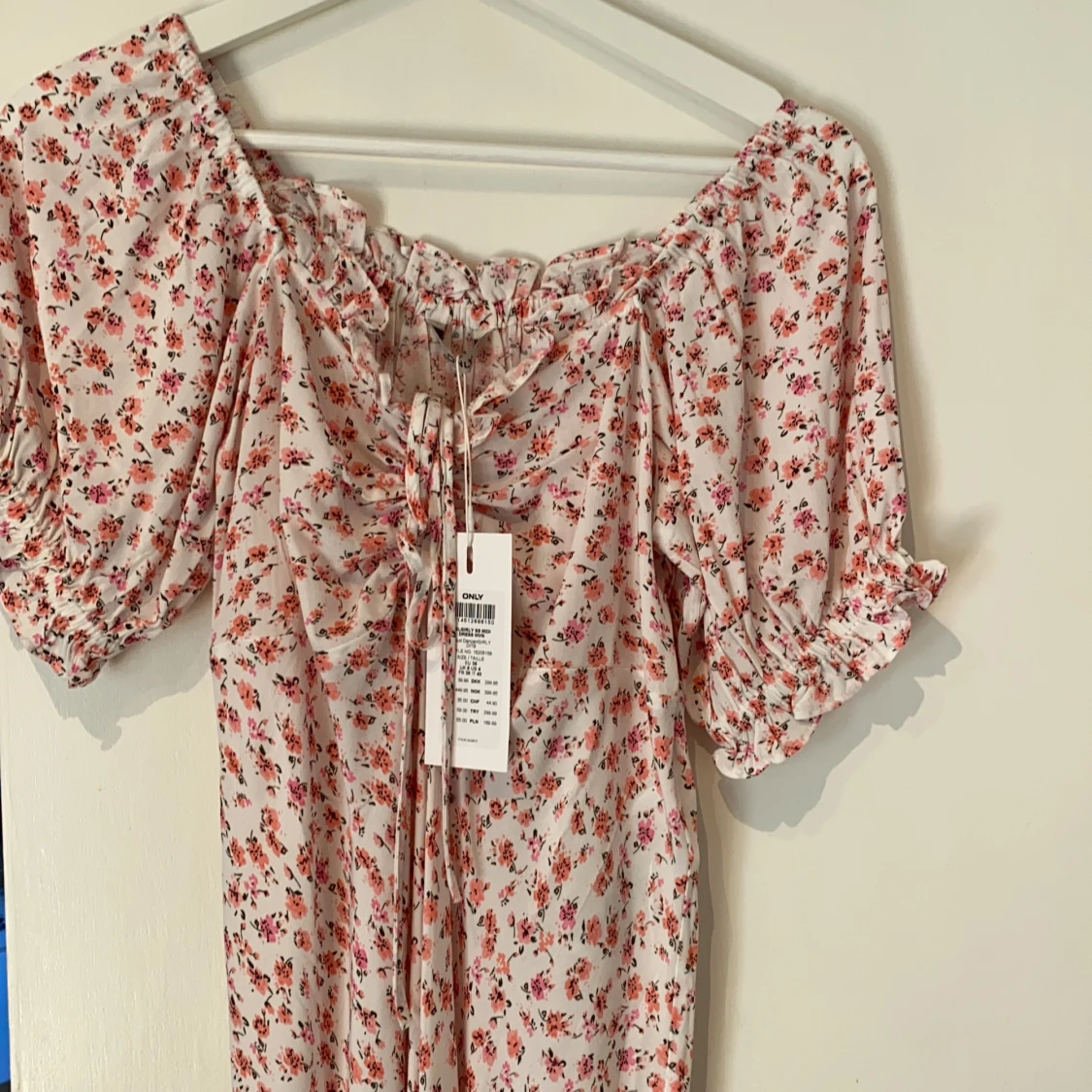 Blommig klänning - 91