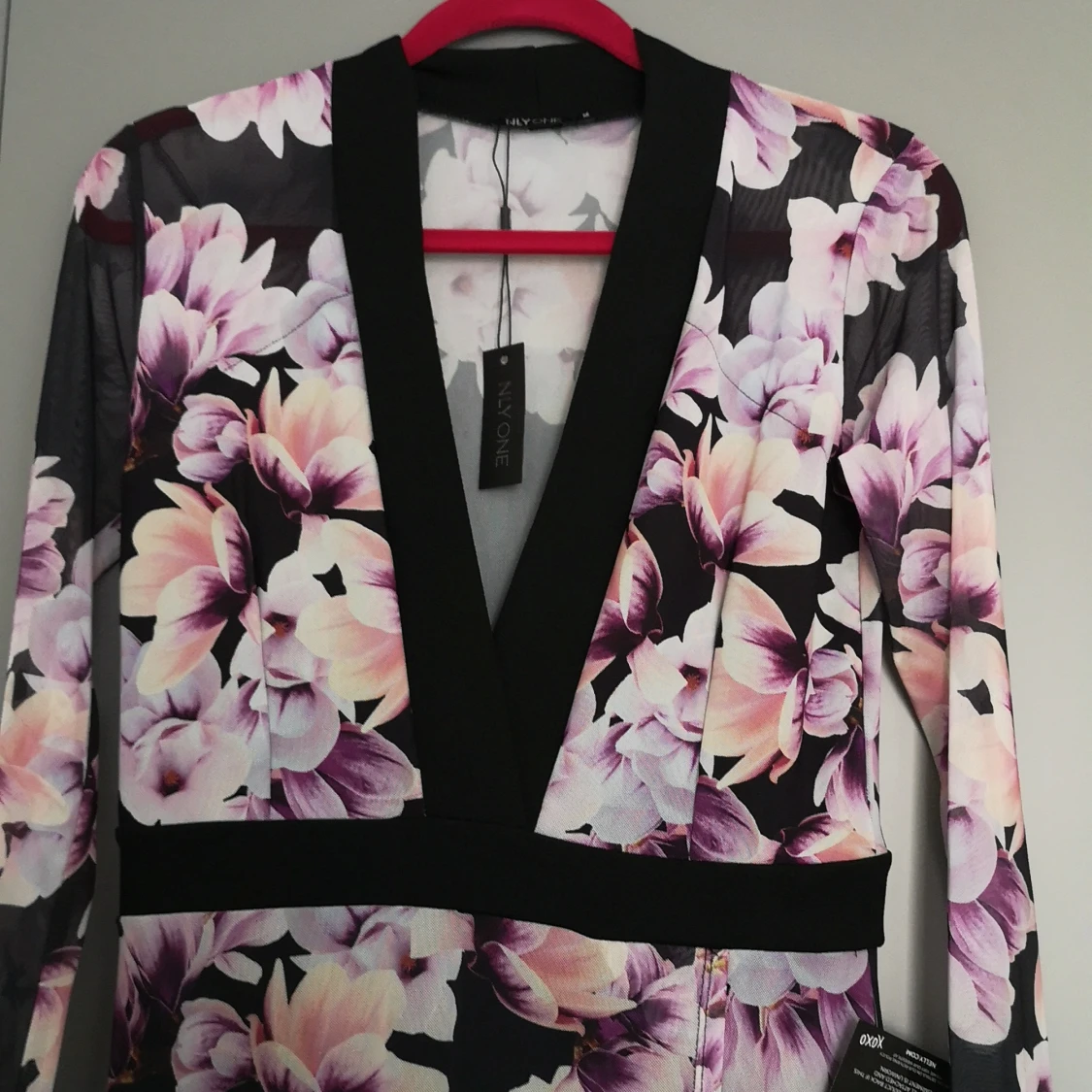 Oanvänd långklänning med hög slits - 90