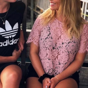 Rosa topp spets, Small - Bra skick. Kort tröja. 