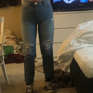 Monki jeans taiki - Taiki jeans från monki storlek 26