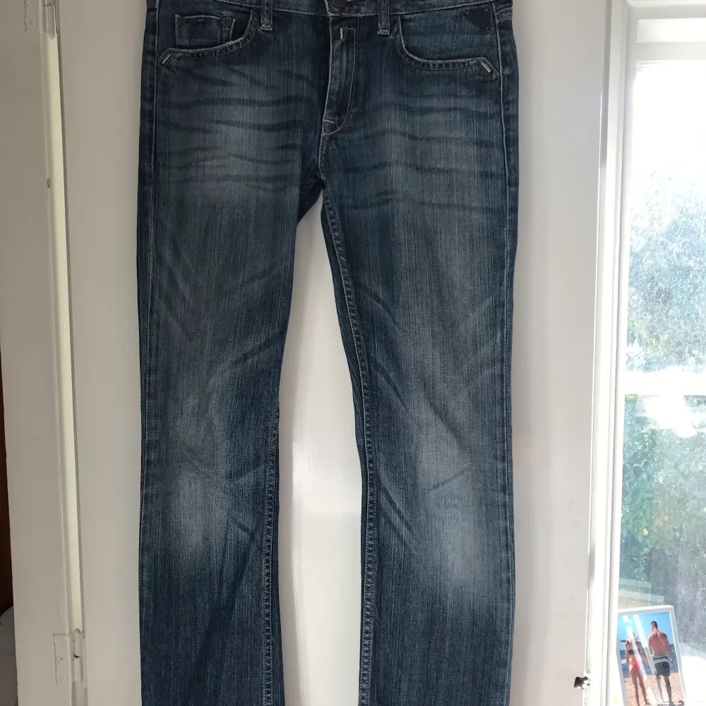 Replay jeans, lågmidjade straight fit. Unika snygga jeans som inte passar längre. Som nya men en snygg 90-tals modell! Storlek w.25 L.32. Jeans & Byxor.