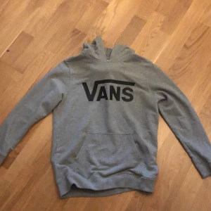 Vans hoodie - Snygg vans hoodie Knapp använd skick 9/10