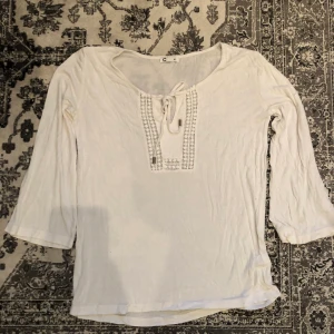 Topp - Storlek XS, skönt och härligt material! Vit blus/topp