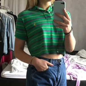 Pike tröja från Ralph Lauren - Randig vintage pike tröja från Ralph Lauren! Storlek s. Frakt 42 kr