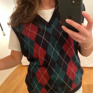 Rutig stickad väst - Rutig stickad väst. ❤️