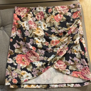 Kjol - En somrig kjol med väldigt skön material