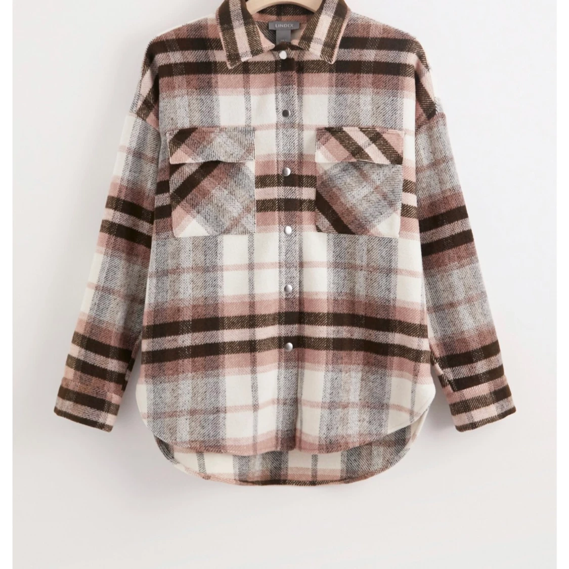 HELT NY JACKA!! jag säljer den slutsålda jackan från Lindex för 250kr storlek L