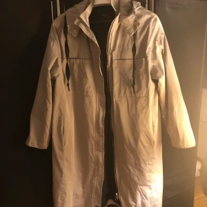 Zara jacka - Ny jacka.  Ljusgrå, oversize.  Storlek S, men motsvarar också M. 