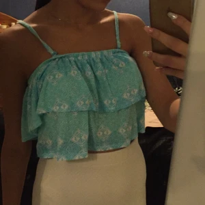  - Ljusblå top från bikbok! Kan även ta bort banden 🎀