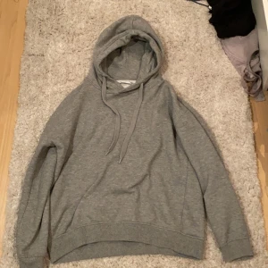 Hoodie ifrån Lager 157 - Grå hoodie ifrån Lager 157 i strl S