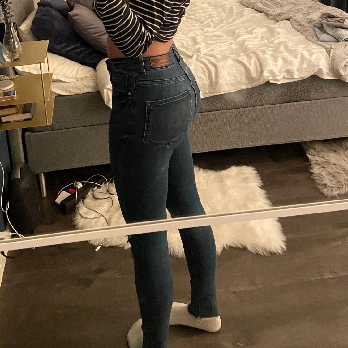 Jeans med hål på knäna från BikBok - 90