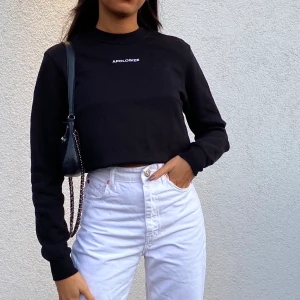 sweatshirt - sweatshirt med ordet ”apologize” på! skitsnygg och basic🖤🖤  från killavdelningen storlek xs! aldrig använd!✨