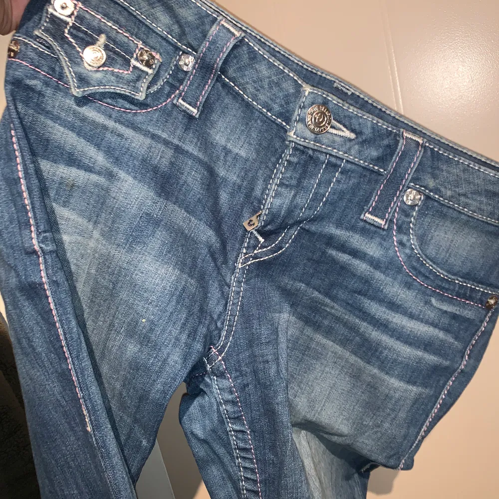 True religon jeans, använda fåtal gånger. Nypris 1795kr. Mitt pris 450. Storlek 28. Skinny jeans. Jeans & Byxor.