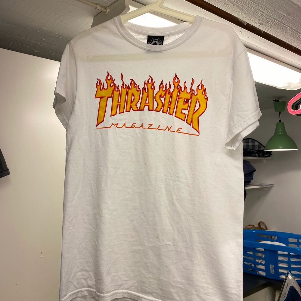 Säljer min Trasher T-shirt då den är blivit för liten för mig. Nypris på Junkyard är 449kr. . T-shirts.