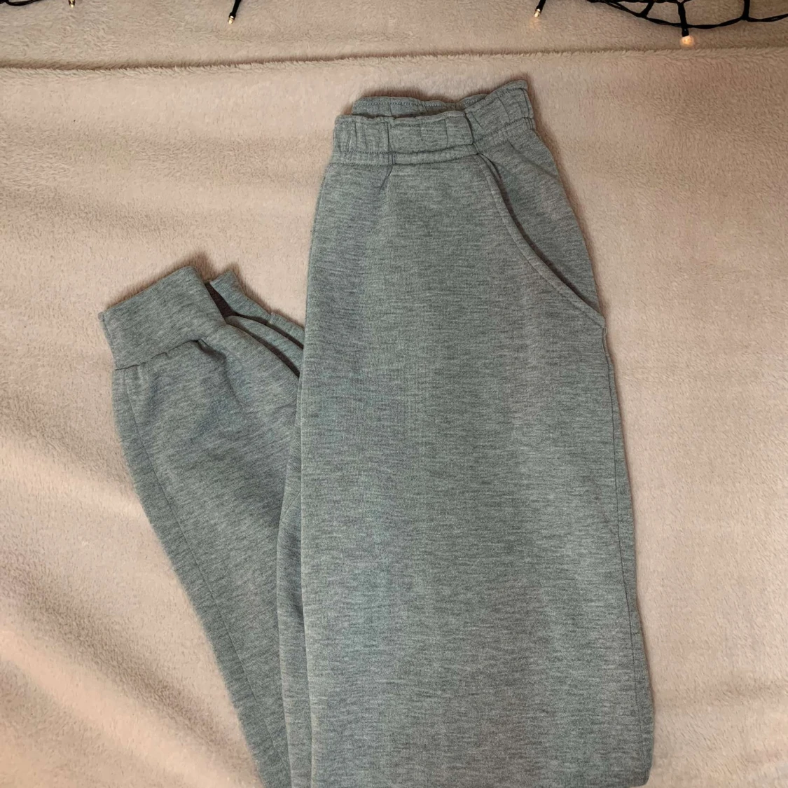 Gråa mjukisbyxor  - 90