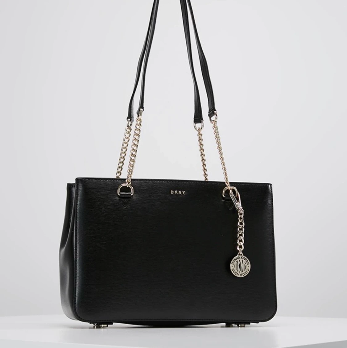 DKNY väska  - 90