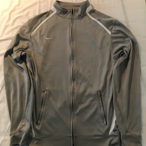 Vintage Nike silver tracksuit - Size M, good condition