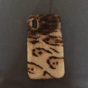 Leopardmobilskal från The Case Factory  - Fint leopardskal till iPone X ( original pris 750 kr)  skriv privat om ni är intresserade🤍⚡️
